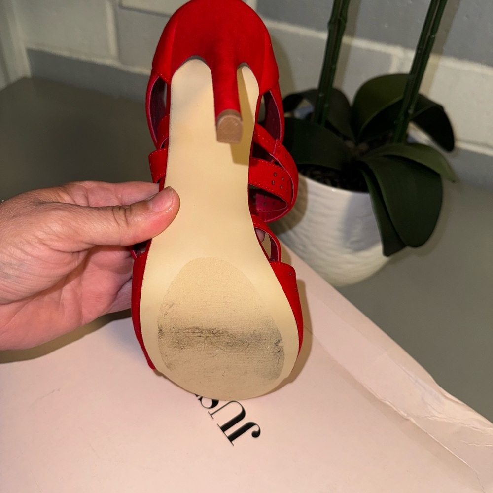 Heels - Picture 4 of 7